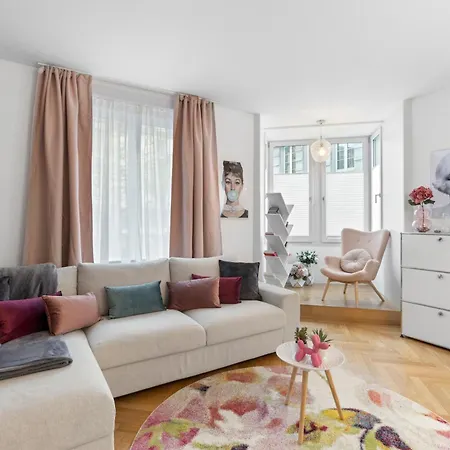 Boutique & Lux I Location I Freeparking I Ac I Fast Wifi Apartment Zurich