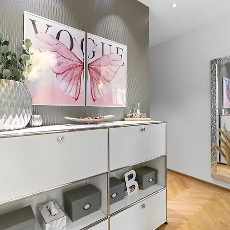 Boutique & Lux I Location I Freeparking I Ac I Fast Wifi Apartment Zurich
