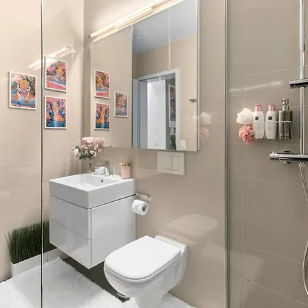Boutique & Lux I Location I Freeparking I Ac I Fast Wifi Apartment Zurich
